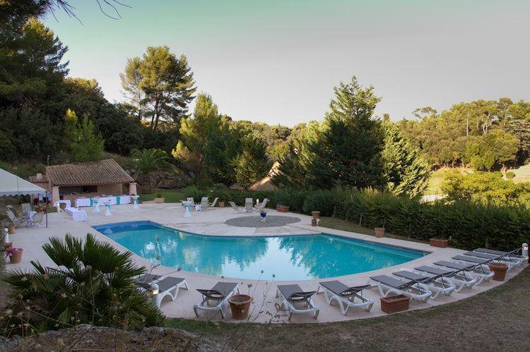Golf-de-Marseille-La-Salette-1lieu1salle-convention-piscine.jpg
