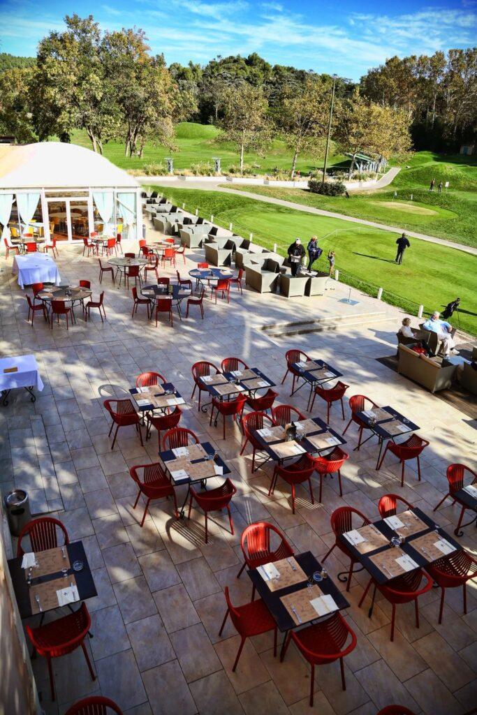Golf-de-Marseille-La-Salette-1lieu1salle-seminaire-terrasse.jpg