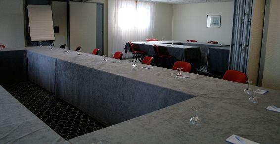 Hotel-Antares-Honfleur-1lieu1salle-salle-de-reunion.jpg