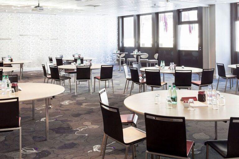 Mercure-Marseille-Centre-Vieux-Port-1lieu1salle-salle-conference.jpg