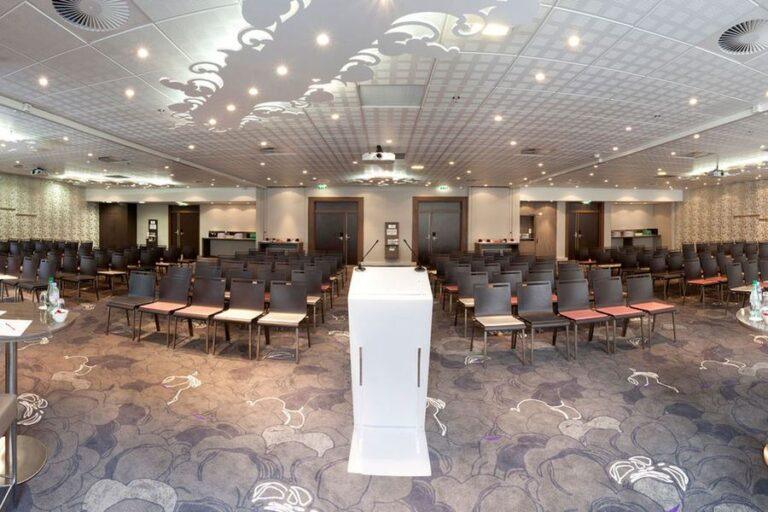Mercure-Marseille-Centre-Vieux-Port-1lieu1salle-salle-seminaire.jpg