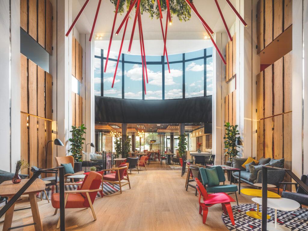 NOVOTEL-VAUGIRARD-LOBBY-scaled-1.jpg