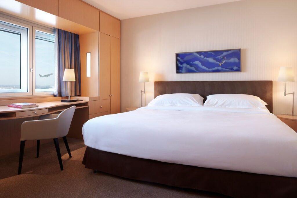 PARSI_Chambre_Deluxe_Lit_Kingsize.jpg