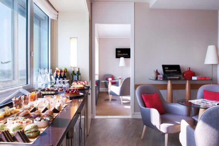 PARSI_ClubLounge_Buffet.jpg