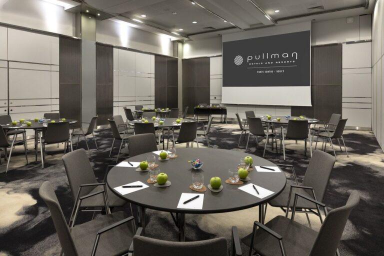 Salon-St-Julien-2-3-style-cabaret.jpg