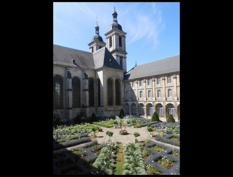 abbaye-des-premontres-1lieu1salle-hotel-evenements-exterieur.jpg