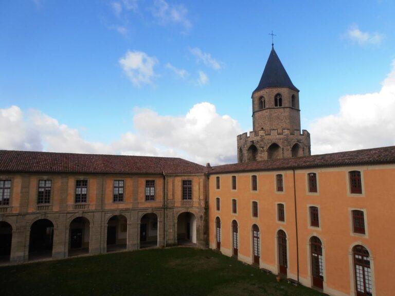 abbaye-ecole-de-soreze-1lieu1salle-hotel-restaurant-exterieur.jpg