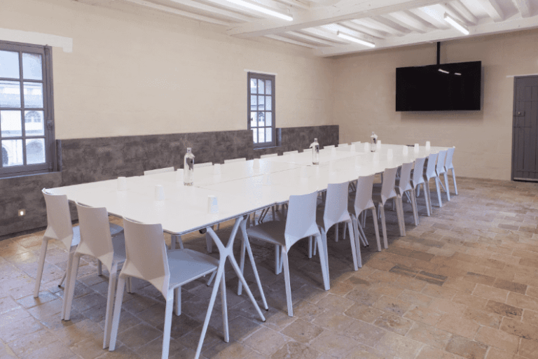 abbaye-royale-de-fontevraud-1lieu1salle-hotel-restaurant-reunions.png