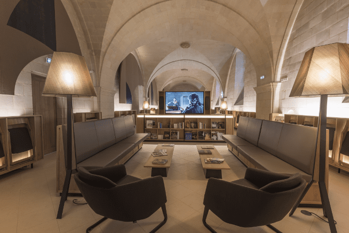 abbaye-royale-de-fontevraud-1lieu1salle-hotel-restaurant-seminaire.png
