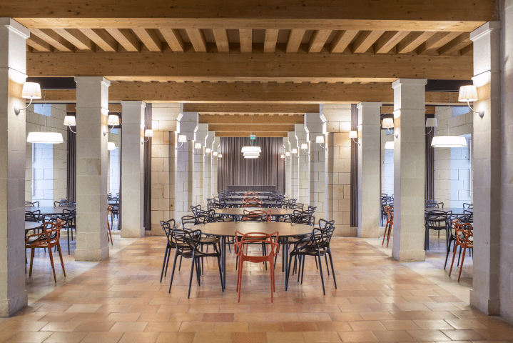 abbaye-royale-de-fontevraud-1lieu1salle-hotel-restaurant-seminaires.png