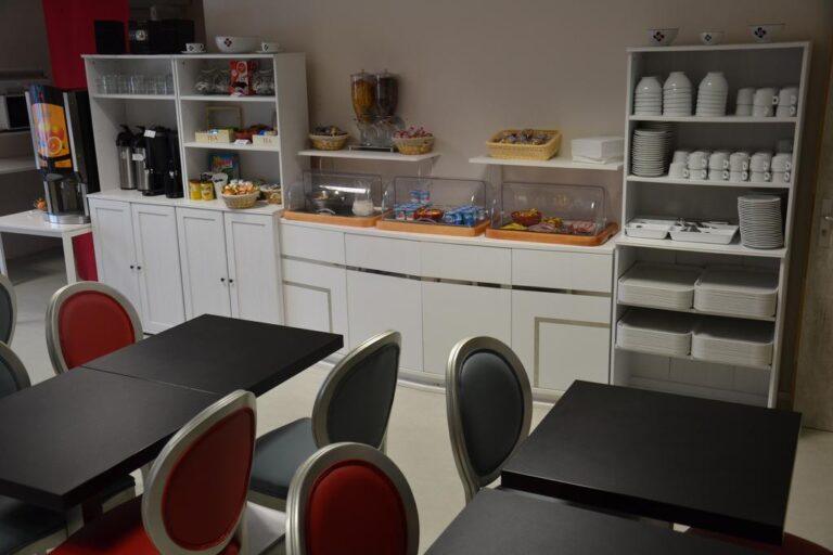adonis-bayonne-1lieu1salle-hotel-restaurant-conference-meeting.jpg
