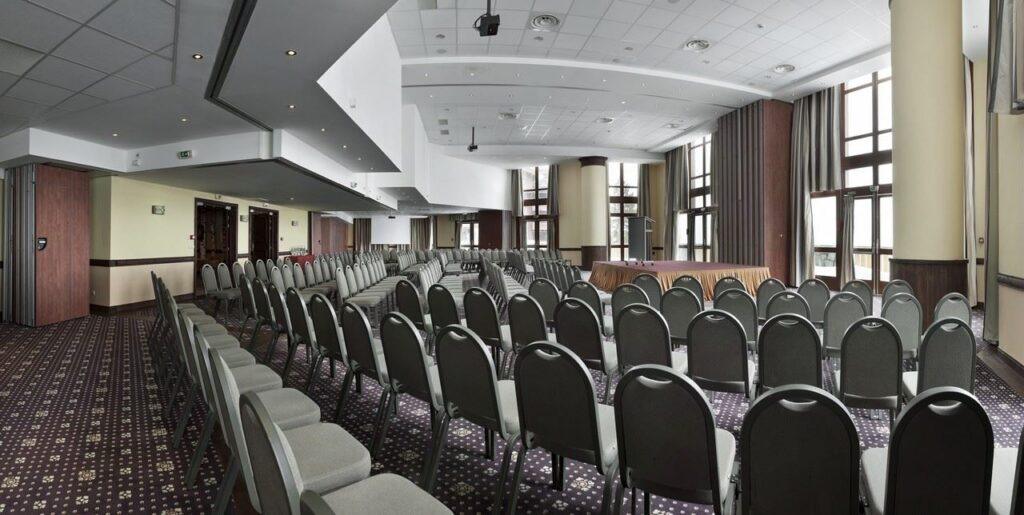 arc-1950-le-village-1lieu1salle-salle-conference.jpg