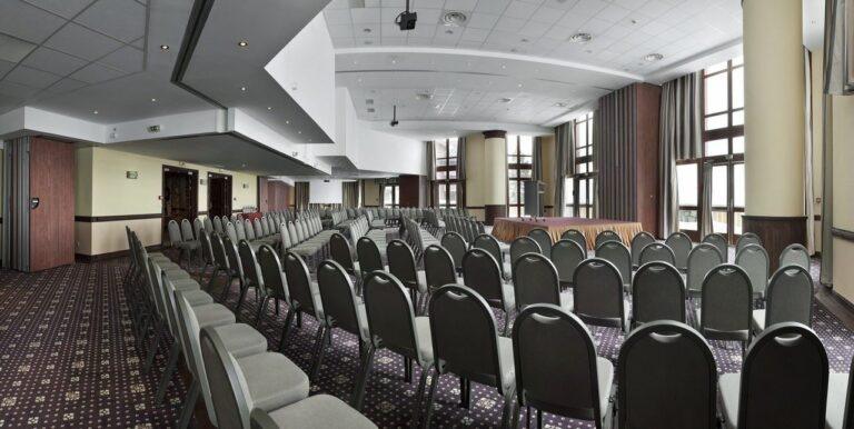 arc-1950-le-village-1lieu1salle-salle-conference.jpg
