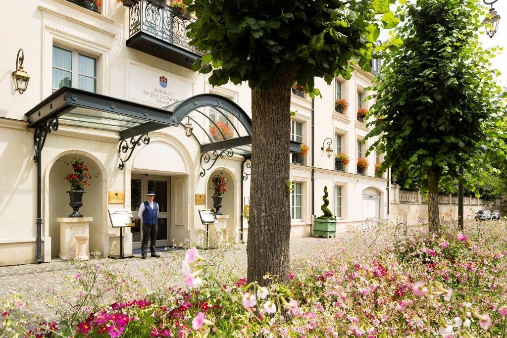 auberge-jeu-paume-1lieu1salle-entree.jpg