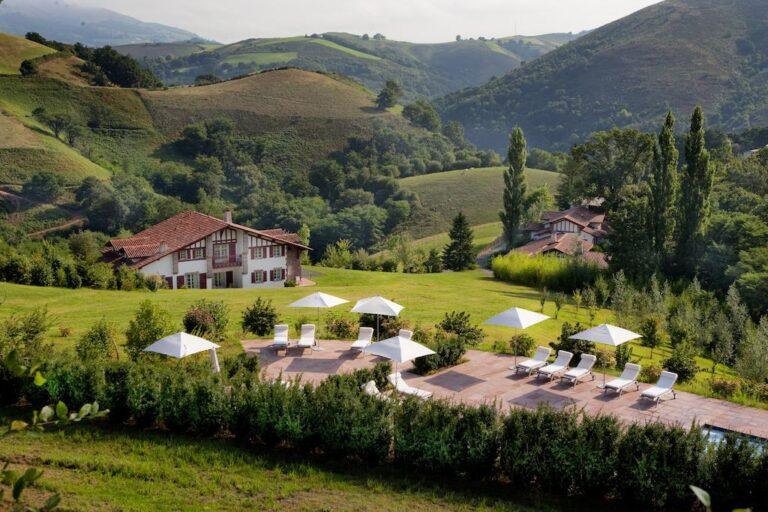 auberge-ostape-1lieu1salle-restaurant-hotel-reunion-exterieur.jpg