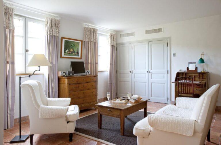 auberge-ostape-1lieu1salle-restaurant-hotel-seminaire-chambre.jpg