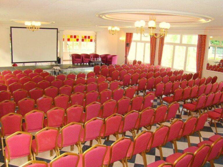 auberge-saint-pierre-1lieu1salle-hotel-restaurant-salle-de-reunion.jpg