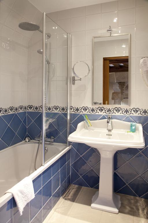 auberge-saint-pierre-1lieu1salle-hotel-restaurant-seminaire-salle-de-bain.jpg