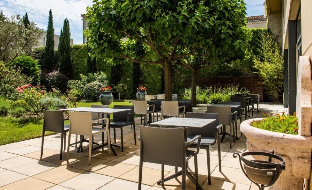 avignon-grand-hotel-1lieu1salle-terrasse.jpg