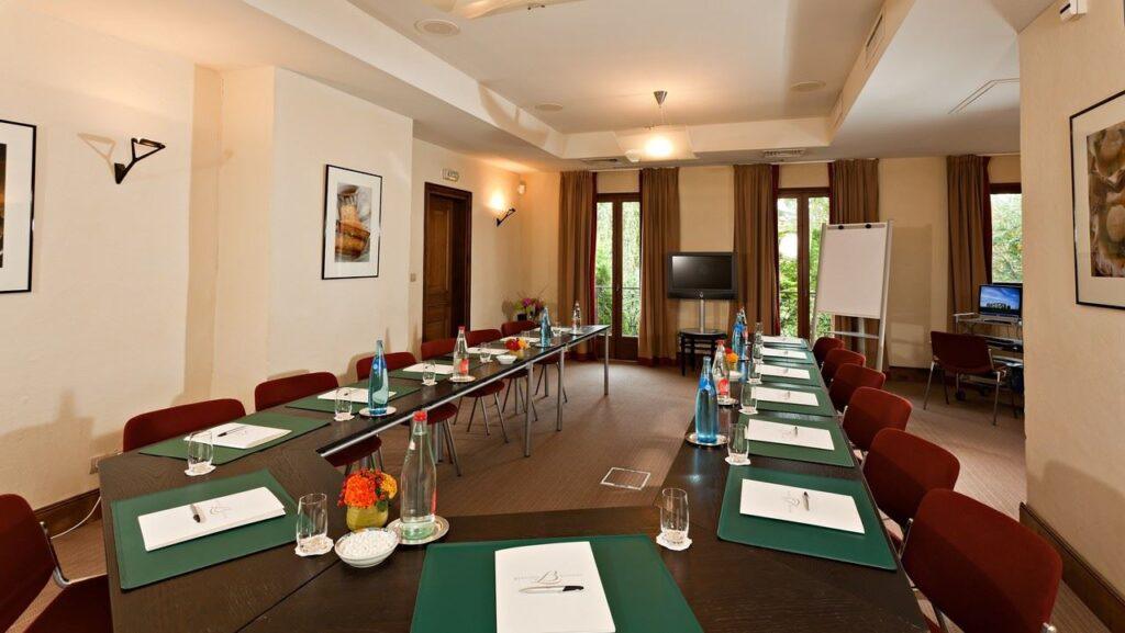 bernard-loiseau-1lieu1salle-u.jpg