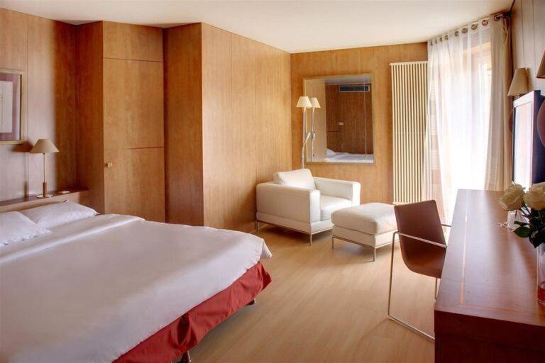 best-western-hotel-ronceray-opera-1lieu1salle-hotel-restaurant-chambre.jpg