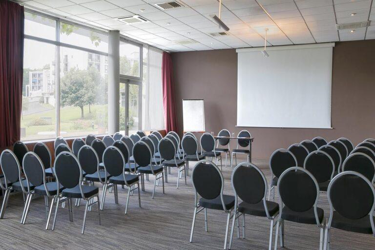 best-western-hotel-sourceo-1lieu1salle-restaurant-salle-de-conference-seminaire.jpg