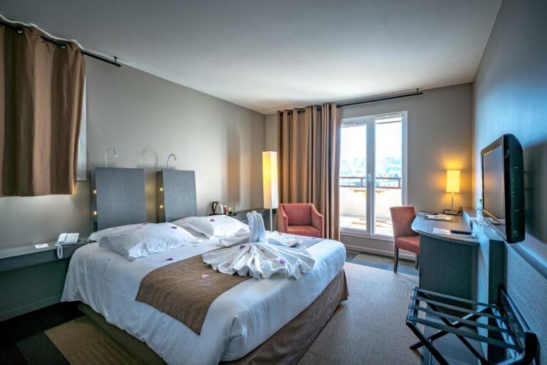 best-western-plus-hotel-gergovie-1lieu1salle-hotel-restaurant-chambre.jpg
