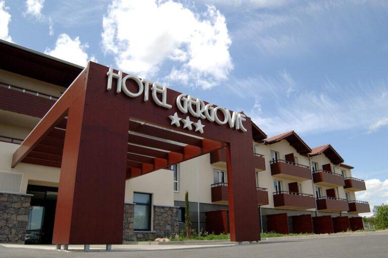 best-western-plus-hotel-gergovie-1lieu1salle-hotel-restaurant-exterieur-facade.jpg