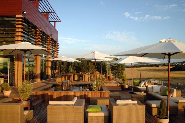best-western-plus-hotel-gergovie-1lieu1salle-hotel-restaurant-terrasse.jpg