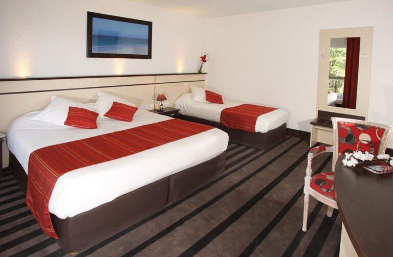 bw-bois-marche-1lieu1salle-chambre-hotel.jpg