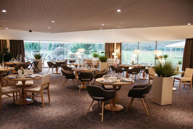 bw-bois-marche-1lieu1salle-vue-restaurant.jpg