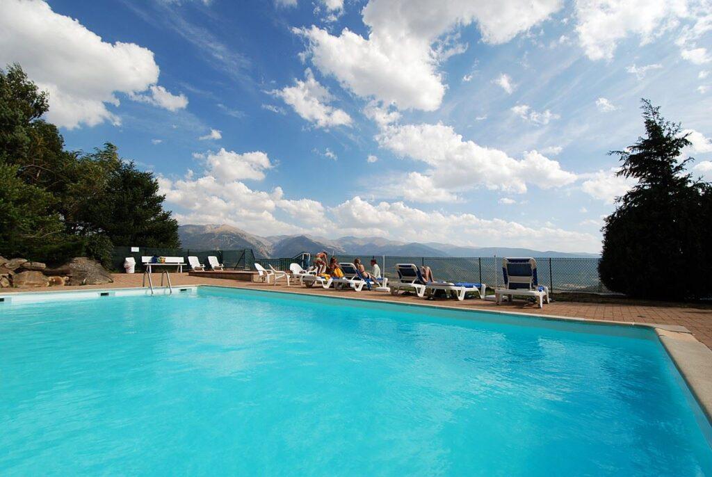 carlit-hotel-1lieu1salle-evenement-piscine.jpg