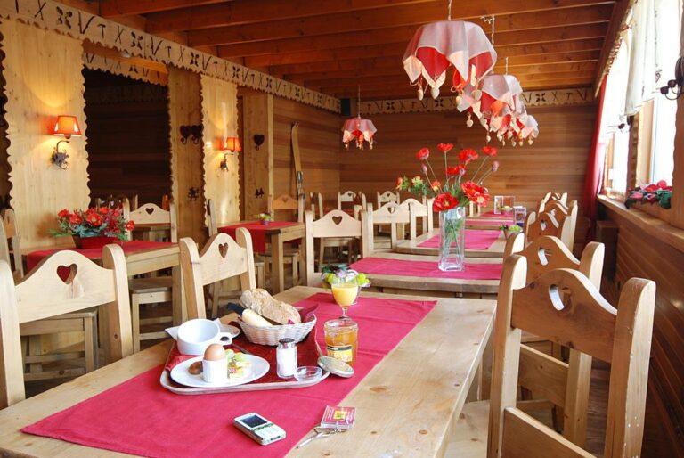 carlit-hotel-1lieu1salle-restaurant.jpg