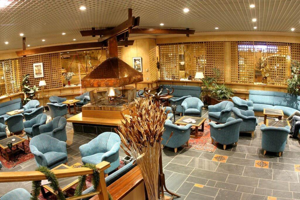 carlit-hotel-1lieu1salle-salon.jpg