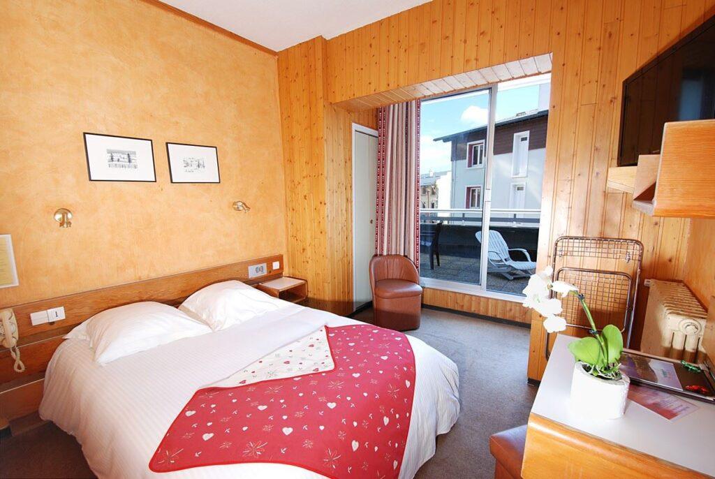 carlit-hotel-1lieu1salle-seminaire-chambre.jpg