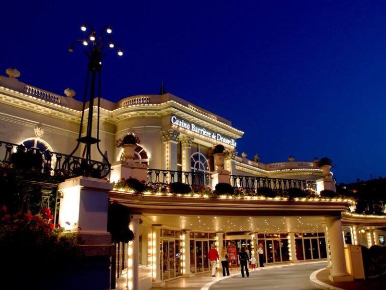 casino-barriere-deauville-1lieu1salle-reunion-exterieur.jpg