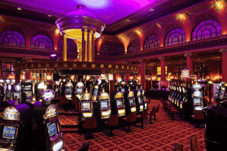 casino-barriere-deauville-1lieu1salle-seminaire-reunion-salle-de-jeux.png