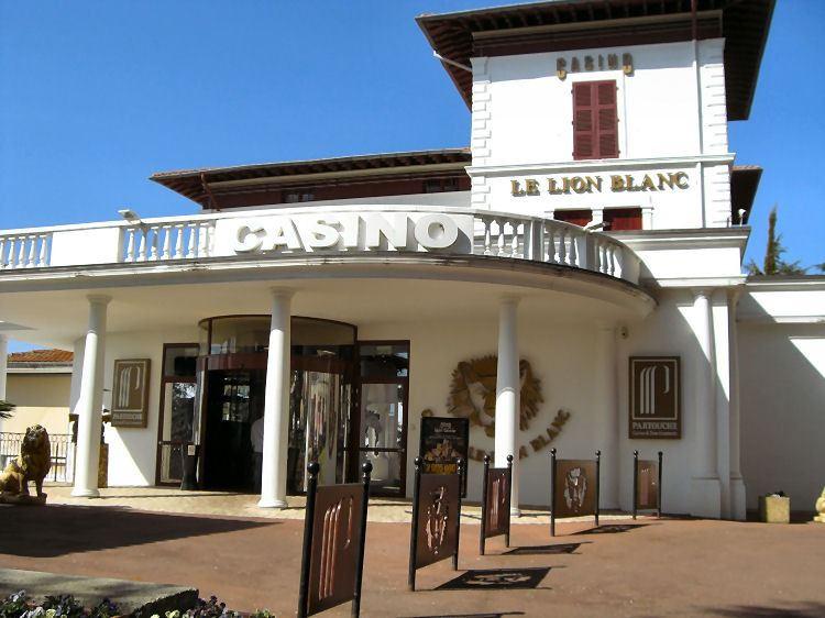 casino-le-lion-blanc-1lieu1salle-hotel-restaurant-seminaire-facade.jpg