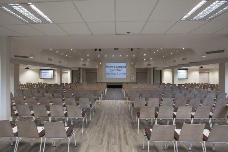 center-parcs-les-bois-francs-1lieu1salle-seminaire-activite-conference.jpg