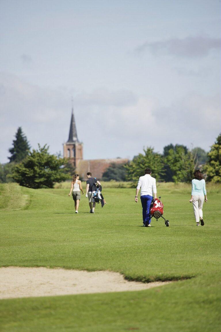 center-parcs-les-bois-francs-1lieu1salle-seminaire-activite-golf.jpg