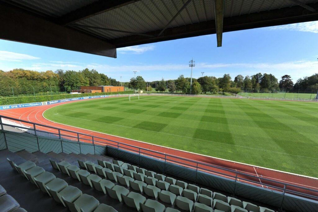 centre-national-du-football-de-clairefontaine-1lieu1salle-meeting.jpg