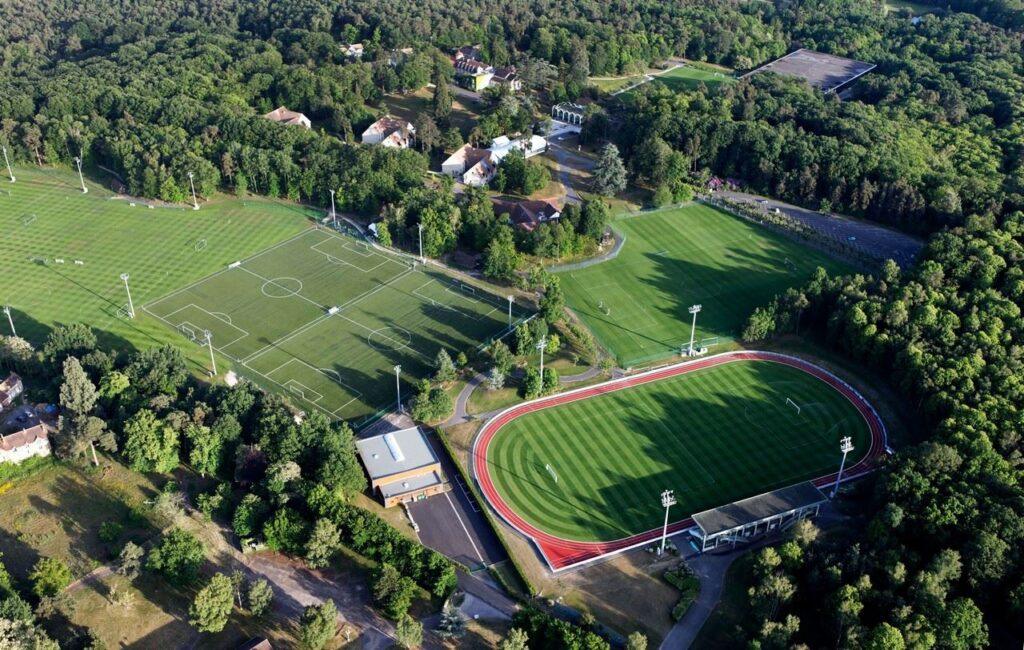 centre-national-du-football-de-clairefontaine-1lieu1salle-stade.jpg