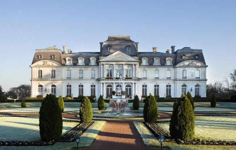 chateau-artigny-1lieu1salle-convention-facade.jpg