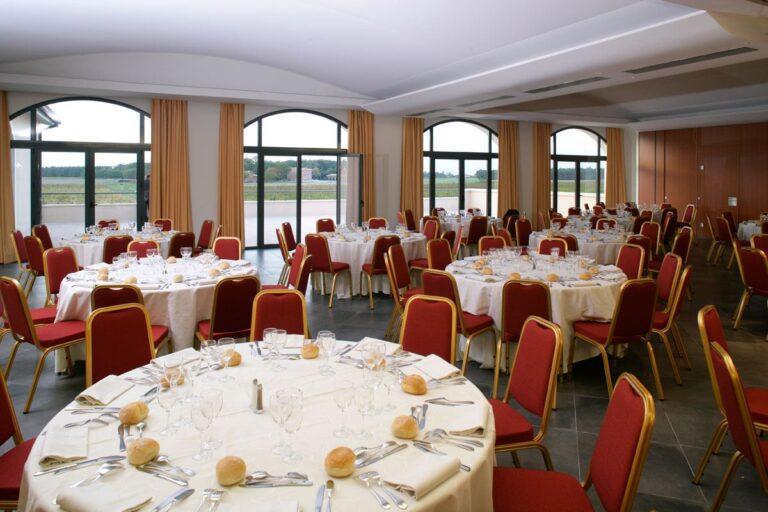 chateau-cransac-1lieu1salle-salle-banquet.jpg