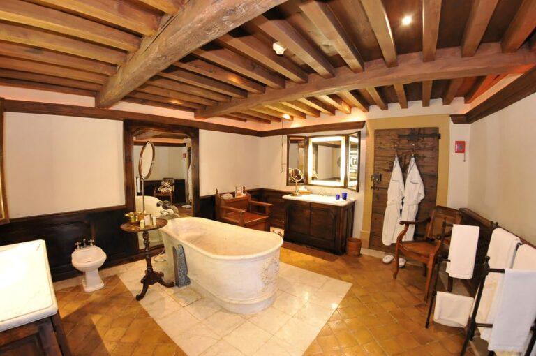 chateau-de-bagnols-1lieu1salle-hotel-restaurant-convention.jpg