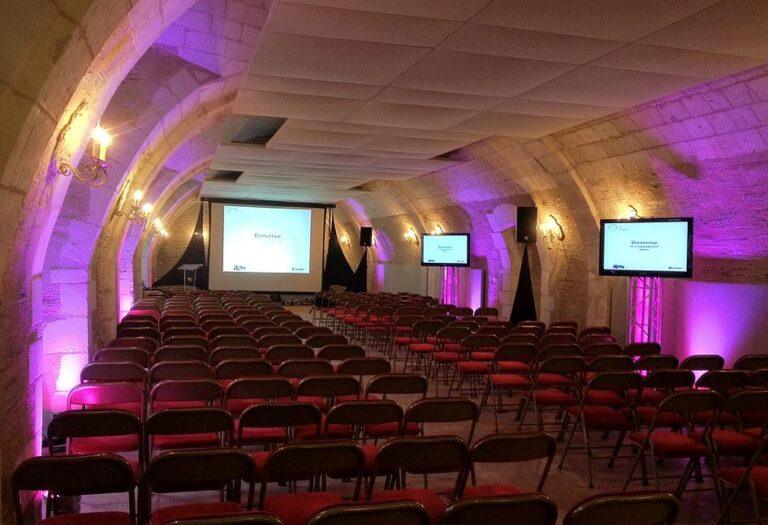 chateau-de-la-perriere-1lieu1salle-restaurant-evenement.jpg