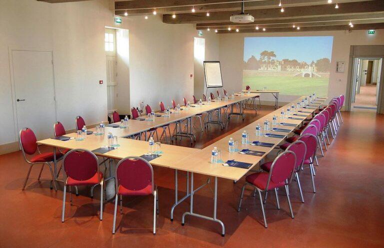 chateau-de-la-perriere-1lieu1salle-restaurant-evenements.jpg
