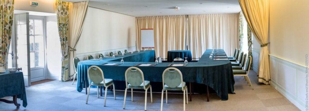 chateau-de-noirieux-1lieu1salle-hotel-restaurant-reunion-evenement.jpg