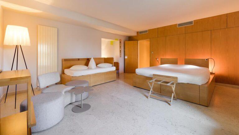 chateau-de-salettes-1lieu1salle-restaurant-hotel-chambres.jpg