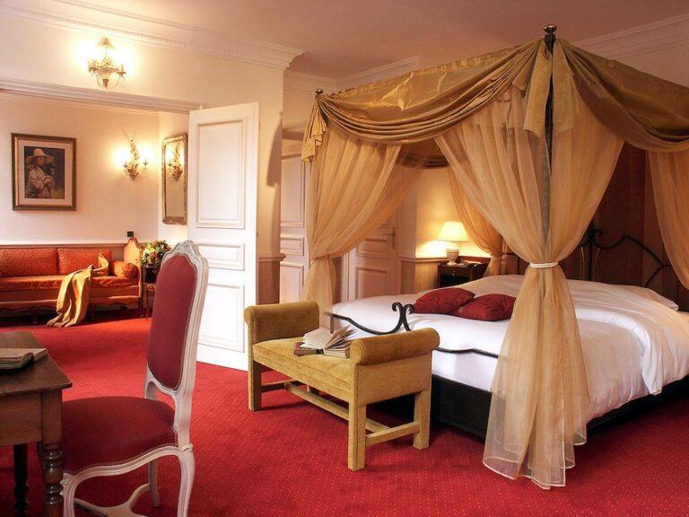 chateau-des-comtes-de-challes-1lieu1salle-chambre-hotel-conference.jpg